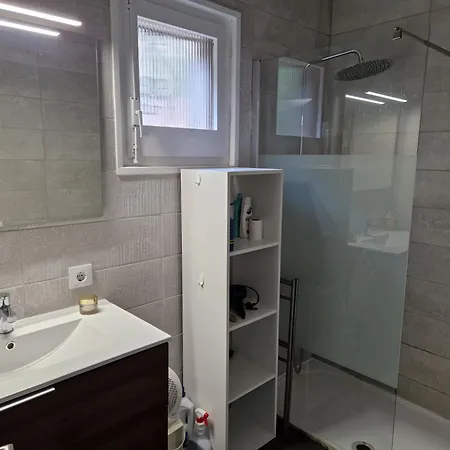 200 M2 5 Chambres, Piscine, Vue Sur
